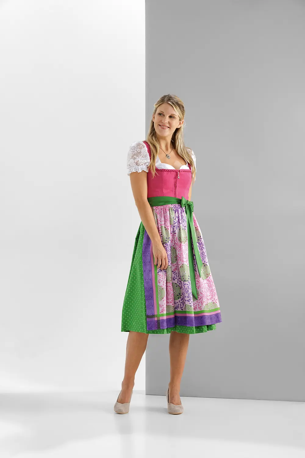Trachtencorsage mit Rock und Bluse